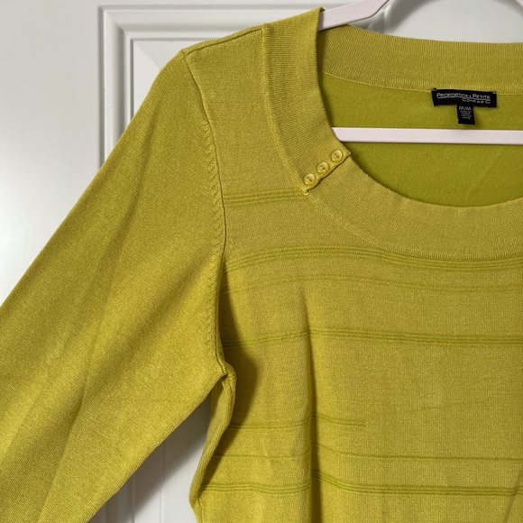 Light green sweater 💚 medium - Picture 2 of 7